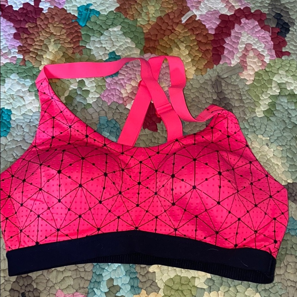 Victoria Secret sports bra never worn